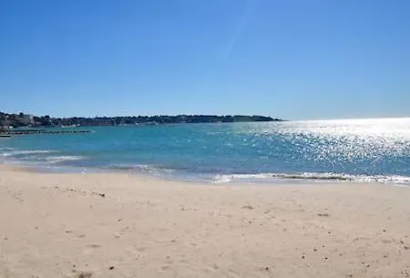 Tres Bel Lumineux , Terrasse En Front De Mer