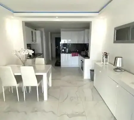 Tres Bel Lumineux , Terrasse En Front De Mer *